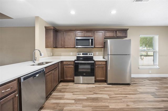 514 WASHINGTON AVENUE, Eustis, FL 32726