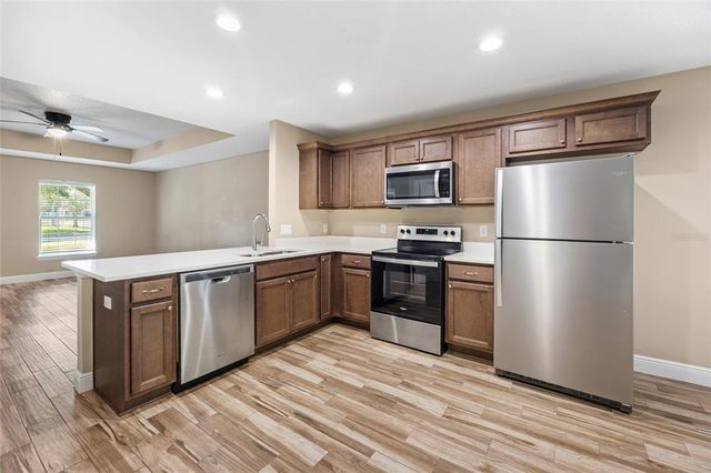 514 WASHINGTON AVENUE, Eustis, FL 32726