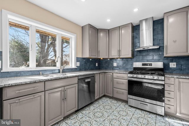 5404 NUTTING DR, Springfield, VA 22151