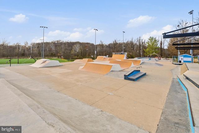 5404 NUTTING DR, Springfield, VA 22151