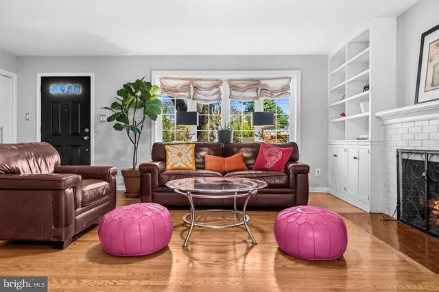 5404 NUTTING DR, Springfield, VA 22151