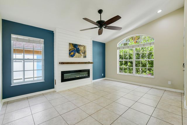 6334 Barbara Street, Jupiter, FL 33458