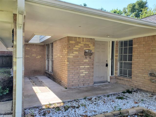 5305 Woodville Lane, Pearland, TX 77584