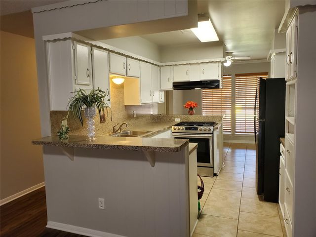 5305 Woodville Lane, Pearland, TX 77584