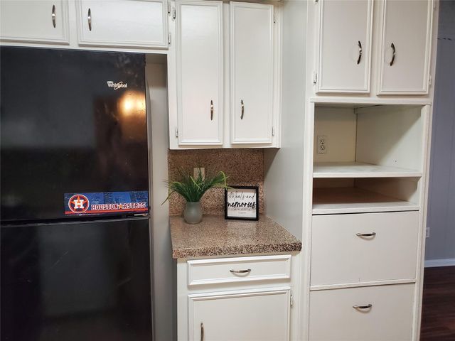 5305 Woodville Lane, Pearland, TX 77584