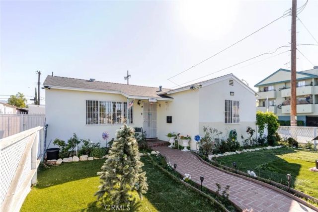 7230 Case Avenue, Sun Valley, CA 91352