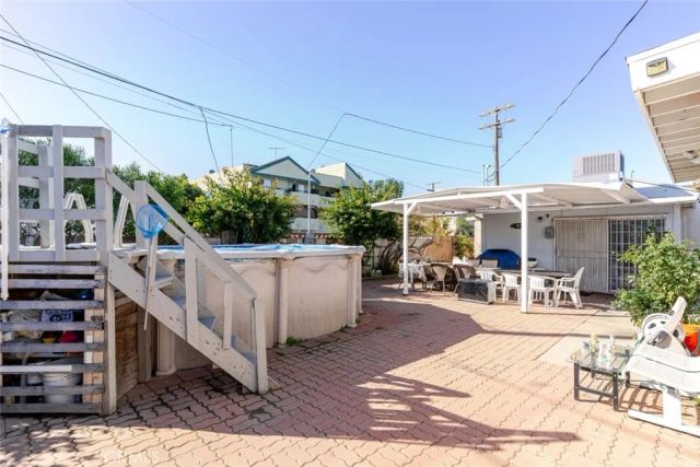7230 Case Avenue, Sun Valley, CA 91352