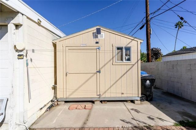 7230 Case Avenue, Sun Valley, CA 91352