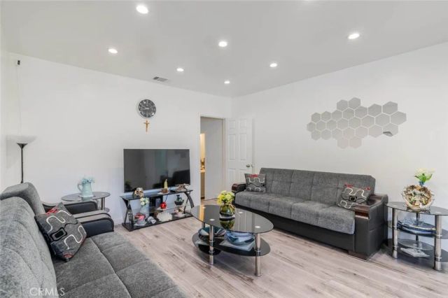 7230 Case Avenue, Sun Valley, CA 91352