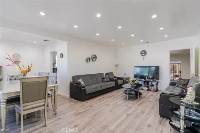 7230 Case Avenue, Sun Valley, CA 91352