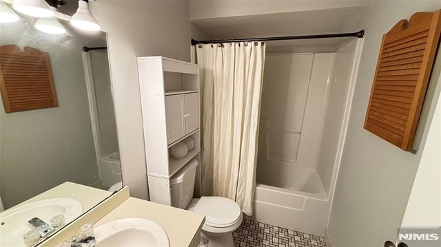 308-310 Passaic Avenue 201, Harrison, NJ 07029