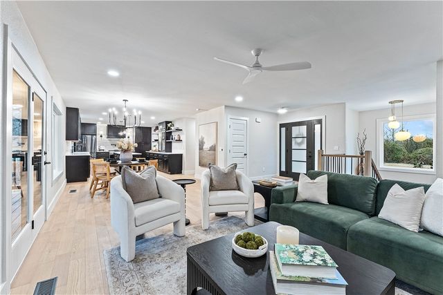 1 Bankfoot Drive, Bella Vista, AR 72715