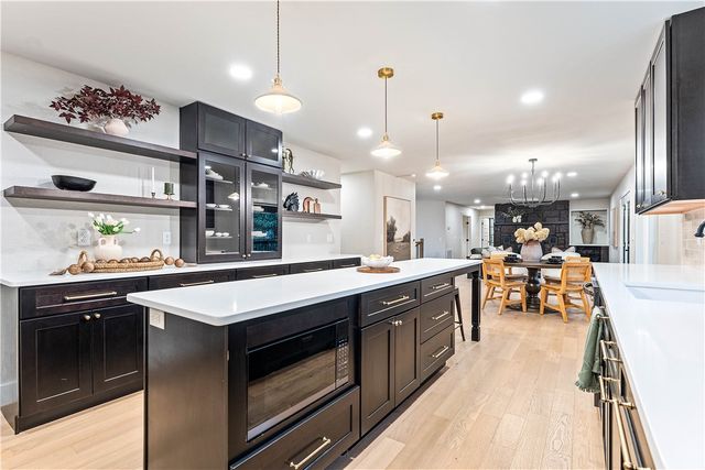 1 Bankfoot Drive, Bella Vista, AR 72715