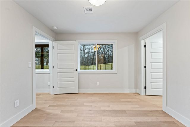 1 Bankfoot Drive, Bella Vista, AR 72715