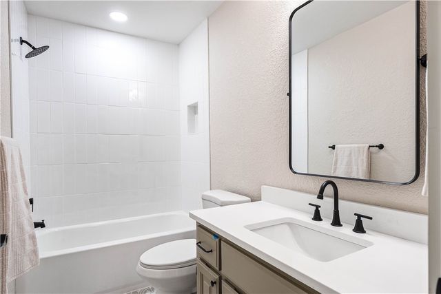 1 Bankfoot Drive, Bella Vista, AR 72715