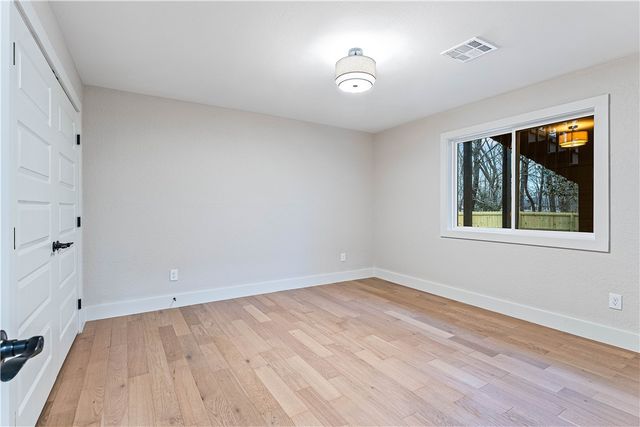 1 Bankfoot Drive, Bella Vista, AR 72715