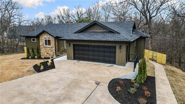 1 Bankfoot Drive, Bella Vista, AR 72715