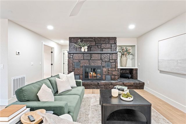 1 Bankfoot Drive, Bella Vista, AR 72715