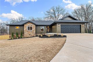 1 Bankfoot Drive, Bella Vista, AR 72715