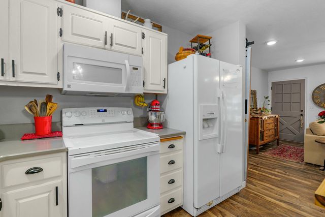 3300 Cloverlawn Drive, Grants Pass, OR 97527