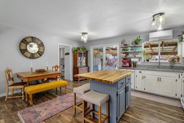 3300 Cloverlawn Drive, Grants Pass, OR 97527