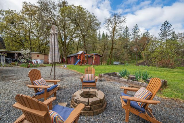 3300 Cloverlawn Drive, Grants Pass, OR 97527