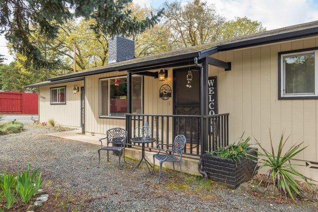 3300 Cloverlawn Drive, Grants Pass, OR 97527