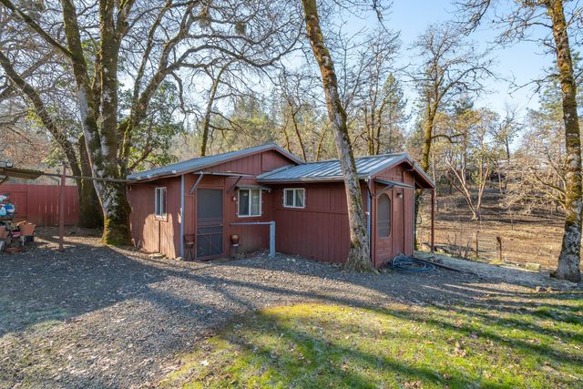 3300 Cloverlawn Drive, Grants Pass, OR 97527