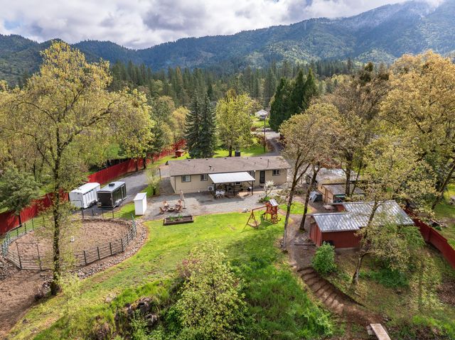 3300 Cloverlawn Drive, Grants Pass, OR 97527