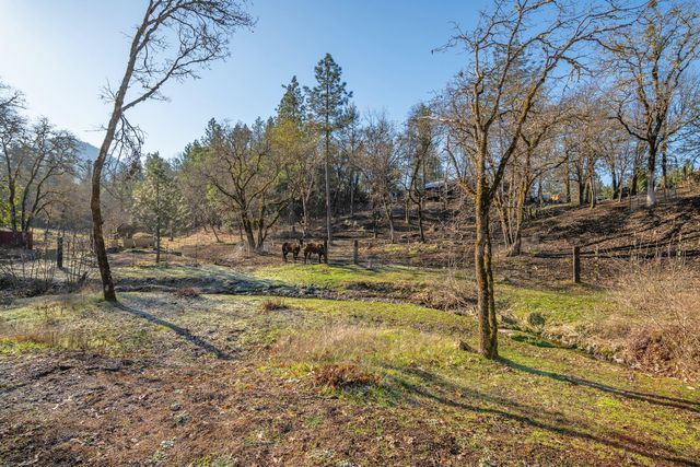 3300 Cloverlawn Drive, Grants Pass, OR 97527