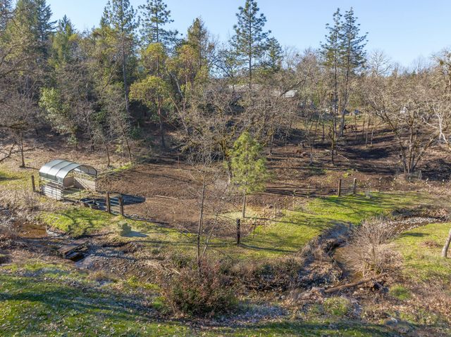 3300 Cloverlawn Drive, Grants Pass, OR 97527