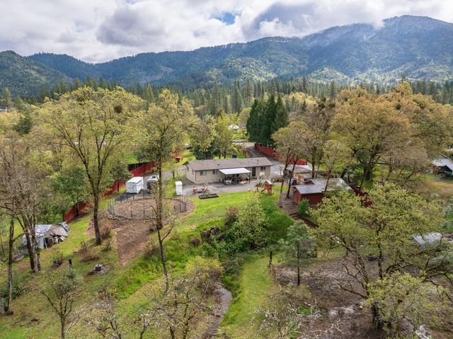 3300 Cloverlawn Drive, Grants Pass, OR 97527
