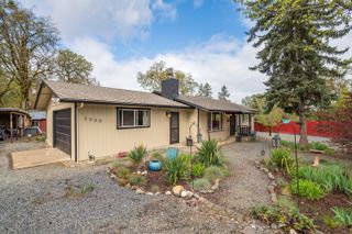 3300 Cloverlawn Drive, Grants Pass, OR 97527
