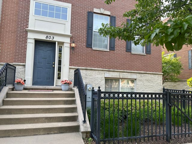 803 Station Boulevard, Aurora, IL 60504