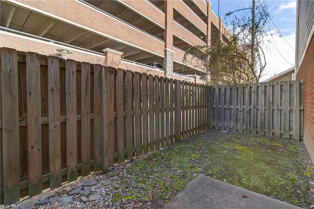 315 24th St Apt 120, Virginia Beach, VA 23451