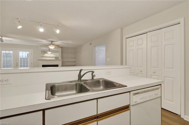 315 24th St Apt 120, Virginia Beach, VA 23451