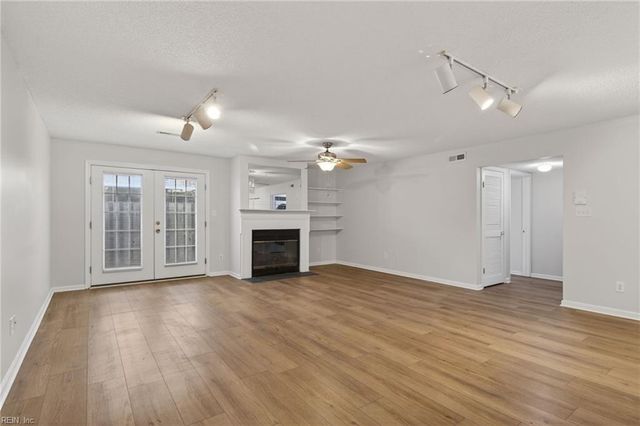 315 24th St Apt 120, Virginia Beach, VA 23451