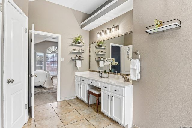 232 CORDERO DR, Cibolo, TX 78108