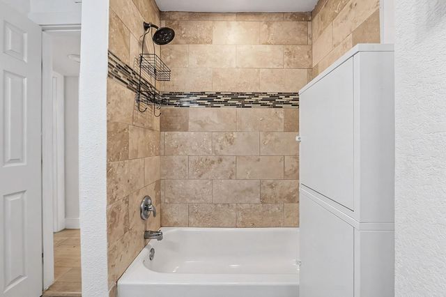 909 Reinli ST 118, Austin, TX 78751