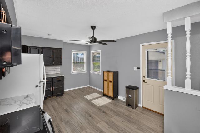 4133 E Madison Avenue, Des Moines, IA 50317