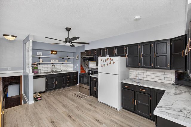 4133 E Madison Avenue, Des Moines, IA 50317