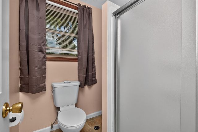 4133 E Madison Avenue, Des Moines, IA 50317