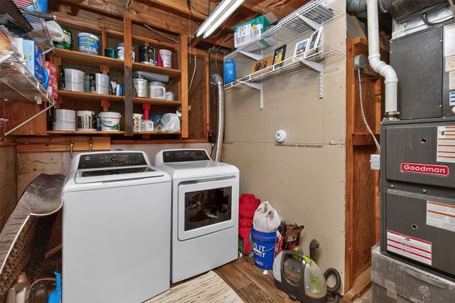 4133 E Madison Avenue, Des Moines, IA 50317