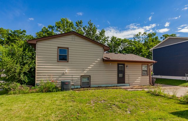 4133 E Madison Avenue, Des Moines, IA 50317