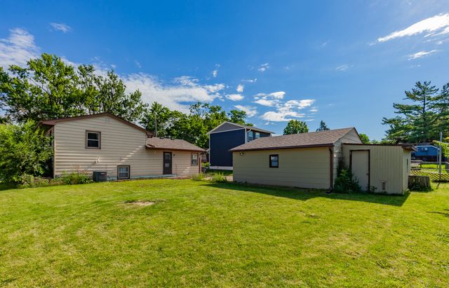 4133 E Madison Avenue, Des Moines, IA 50317