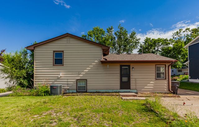 4133 E Madison Avenue, Des Moines, IA 50317