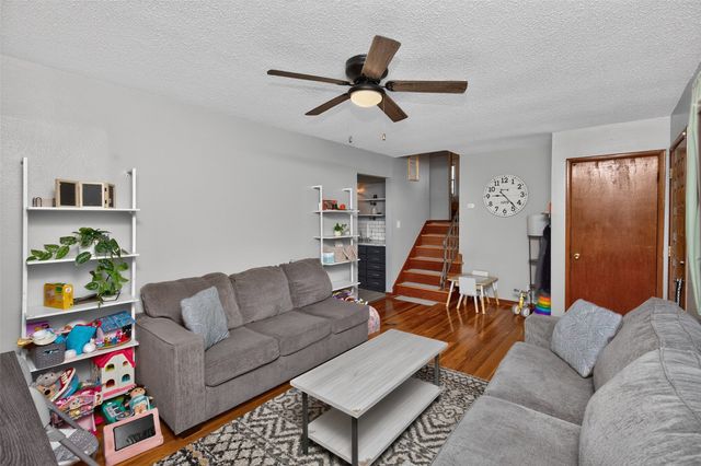 4133 E Madison Avenue, Des Moines, IA 50317