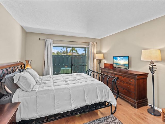 7364 CLOISTER DRIVE 7364, Sarasota, FL 34231