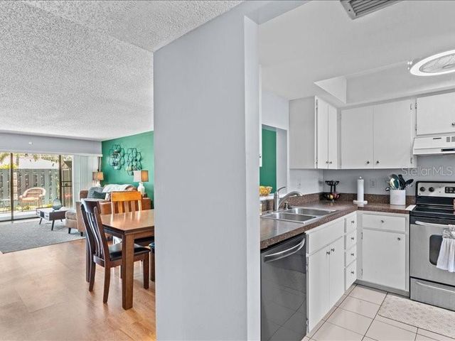 7364 CLOISTER DRIVE 7364, Sarasota, FL 34231