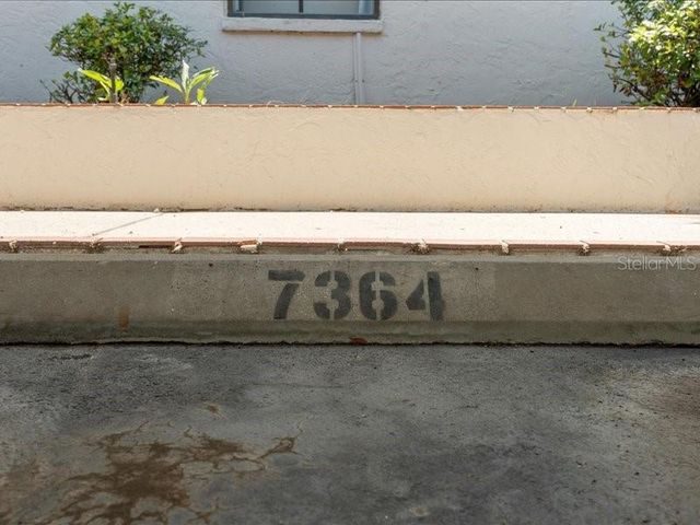 7364 CLOISTER DRIVE 7364, Sarasota, FL 34231